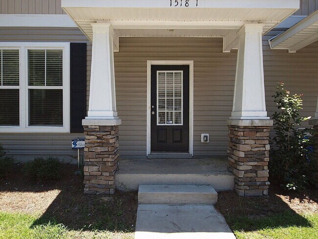 Building Photo - Hamptons on High – 4 Bedroom / 4 Bathroom Student Townhome Near FSU & TSC!