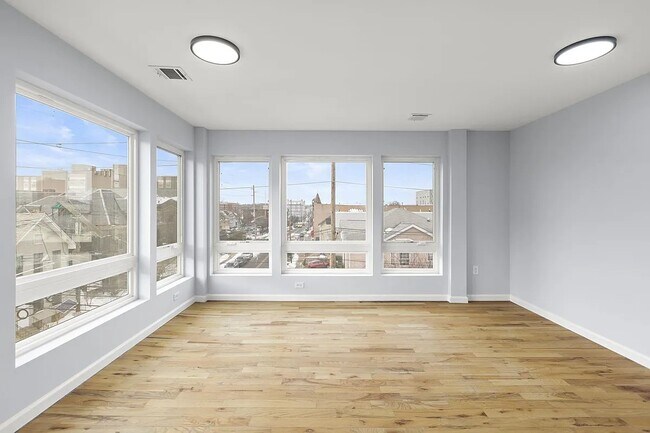 Building Photo - 42 Norfolk St