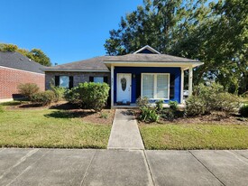 Building Photo - 351 Meadow Crossing Dr