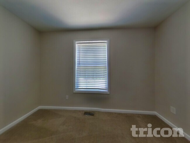 Building Photo - 116 Sugar Birch Way