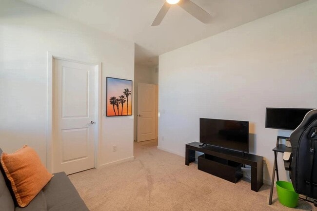 Building Photo - 2639 E Alida Trail