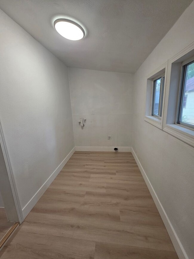 Building Photo - FULLY REMODELED 2 BED 1 BATH HOUSE IN SHASTA LAKE CITY