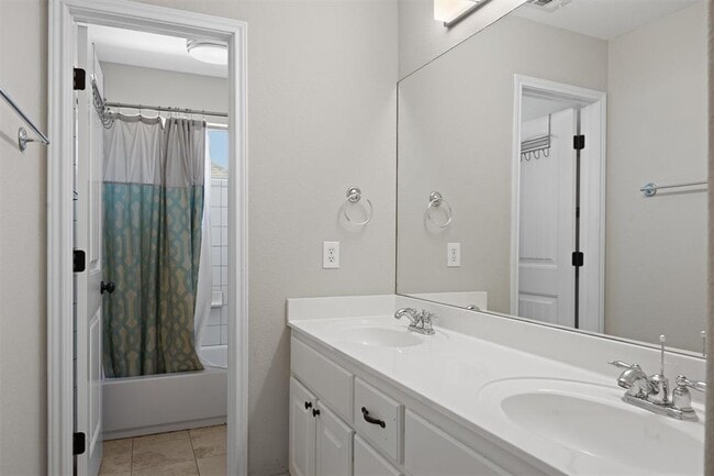 Building Photo - 11109 Claro Vista Cove