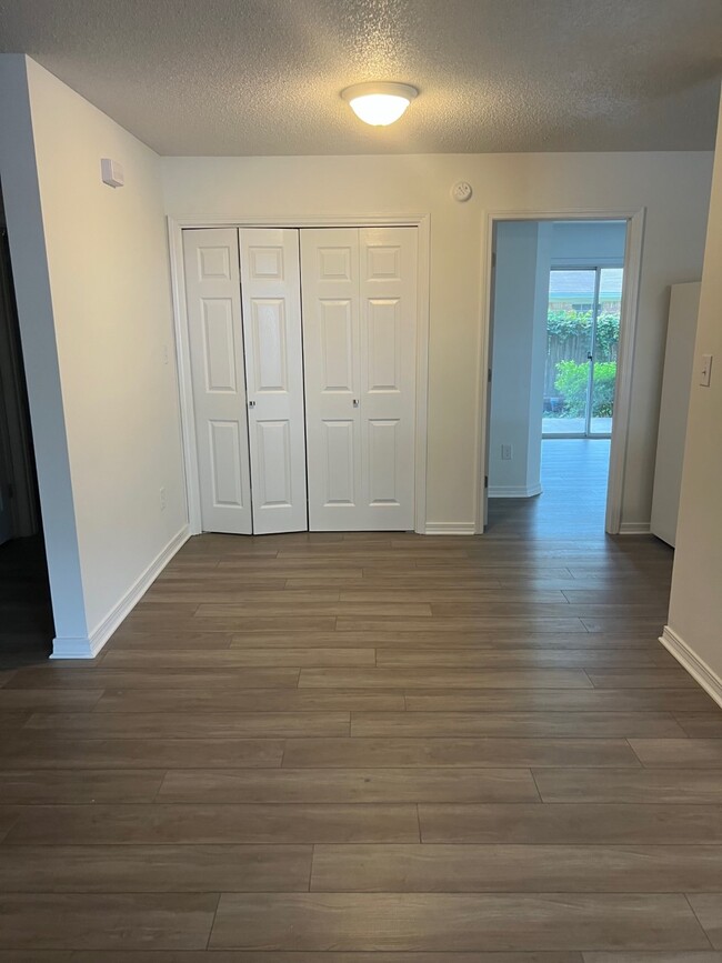 Building Photo - 1802 Tsuga Way