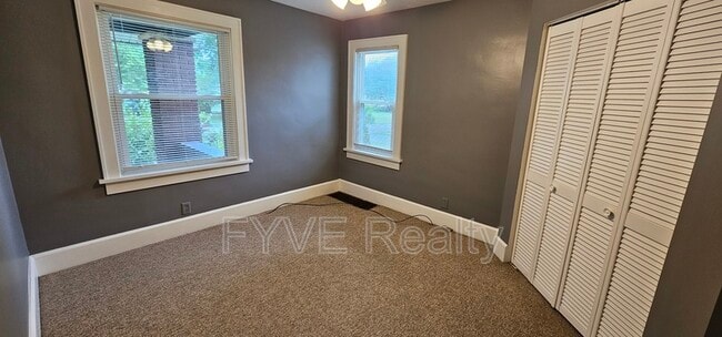 Building Photo - 5154 13th St SW