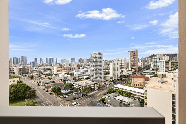 Building Photo - High floor, corner unit at Makiki Towers. Partially furnished, renovated 2-bedroom, 1.5 bathroom ...
