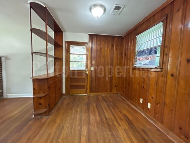 Building Photo - 1700 Broadland Ave