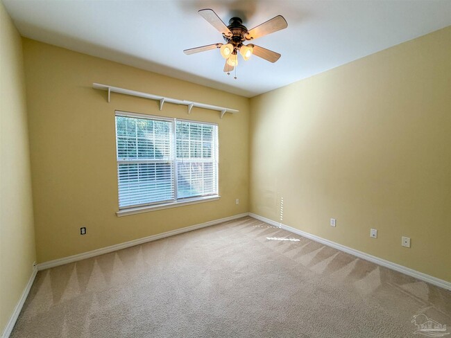 Building Photo - 4913 Vizcaya Dr