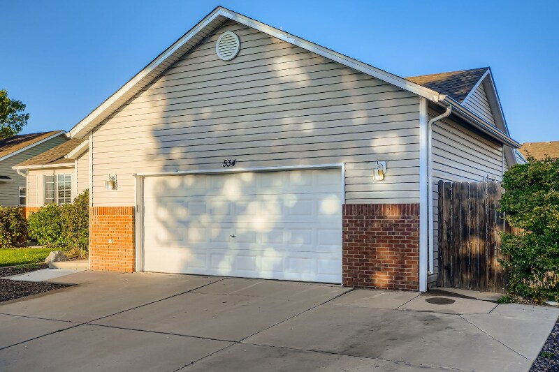 Building Photo - 534 Springwood Ct