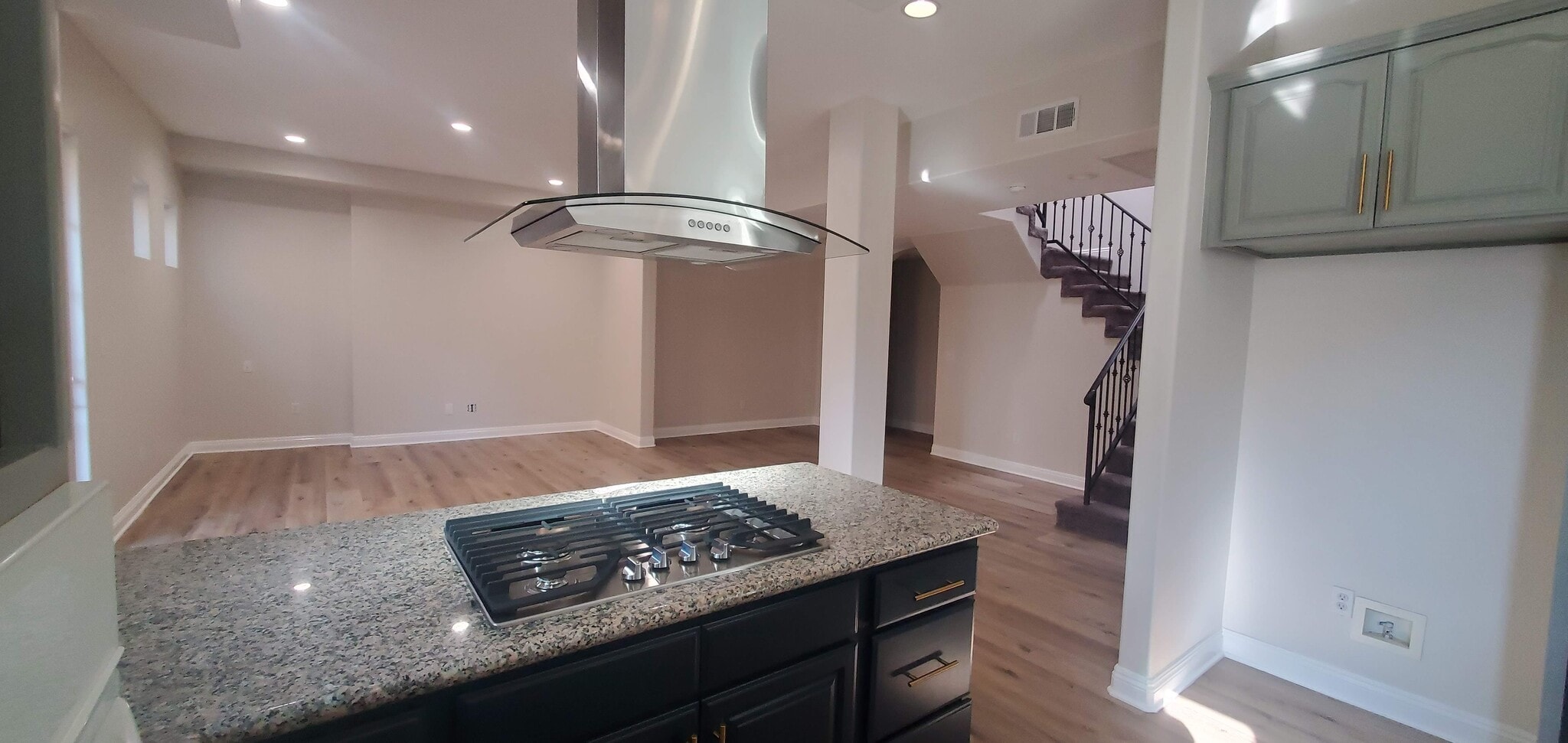 Building Photo - 1614 W 146th St