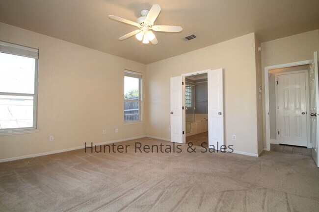 Building Photo - Country Trails Gem with a Pool Made for Te...