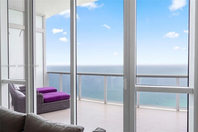 Building Photo - 16001 Collins Ave