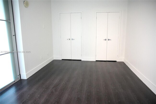 Building Photo - 888 Biscayne Blvd