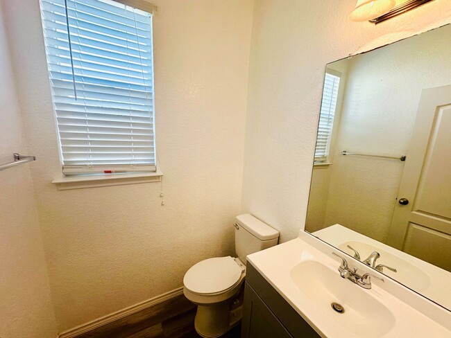 Building Photo - Your Dream Awaits! A Charming 4 bedroom 2....