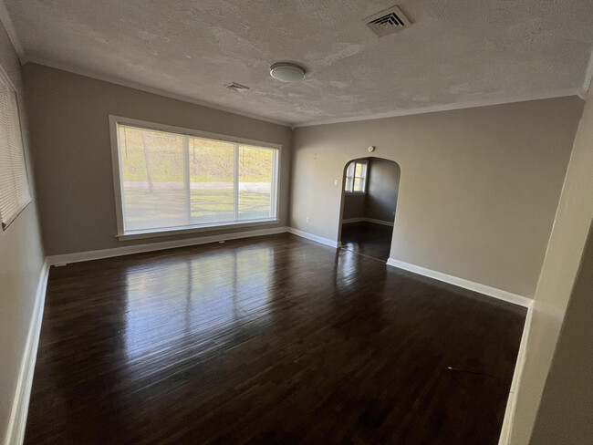 Building Photo - 6075 Lee Hwy