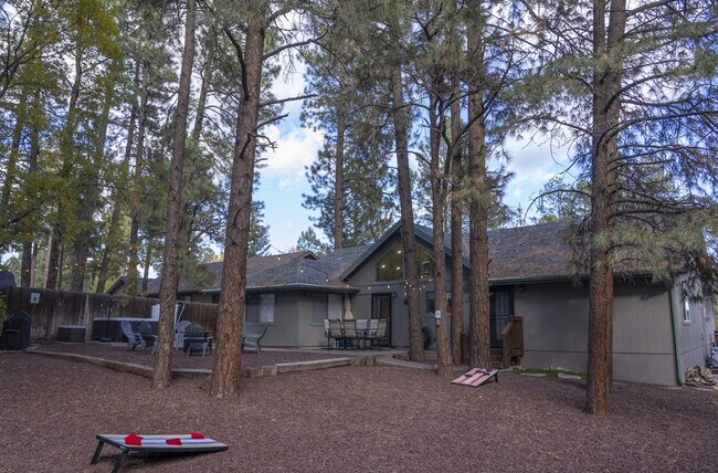 Building Photo - 3263 S Justin St