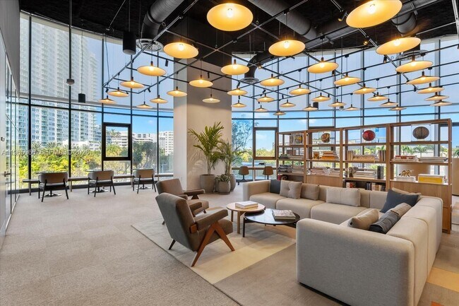 Building Photo - 501 West Ave