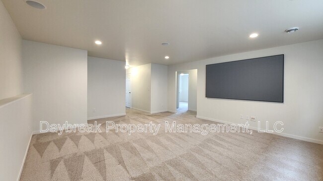 Building Photo - 2584 66th Ave S