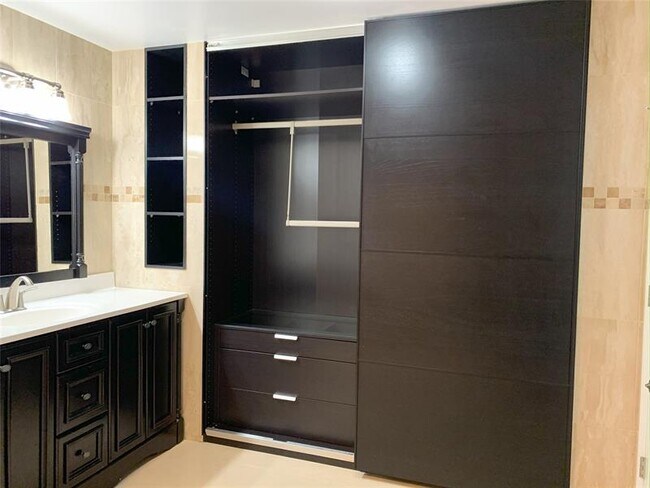 Building Photo - 3800 S Ocean Dr