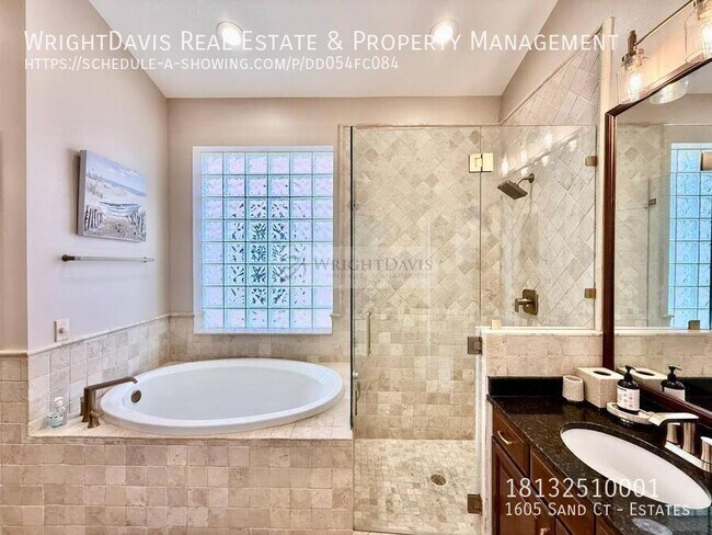 Building Photo - 1605 Sands Ter E