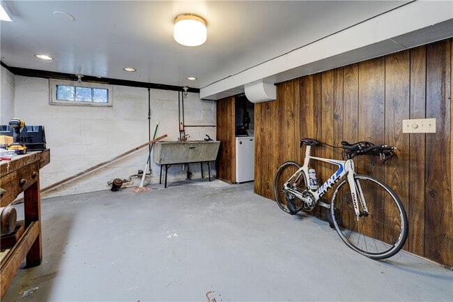 Building Photo - 304 Zuber Rd