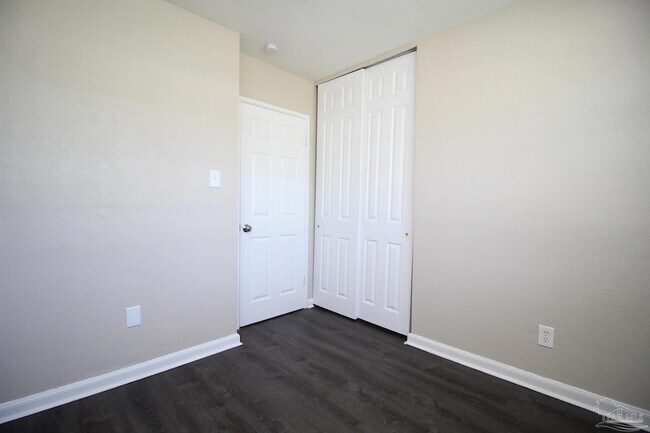 Building Photo - 86 S Madison Dr