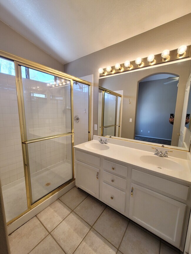 Building Photo - 2563 Spruce Creek Dr