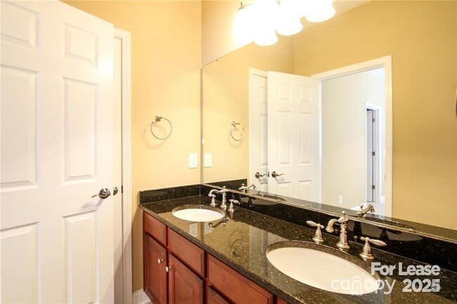 Building Photo - 405 Halyard Ln