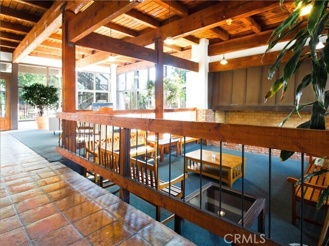 Building Photo - 322 Miraleste Dr
