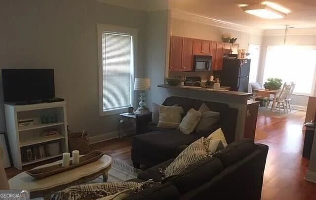 Building Photo - 2060 Lakeside Dr