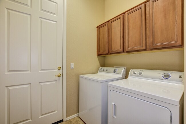 Building Photo - 3 bedroom, 2 bathroom home for Rent in Gra...