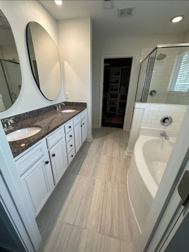 Building Photo - Partially Furnished Lakefront Retreat in Sunset Bay – Stunning Views & Resort-Style Amenities