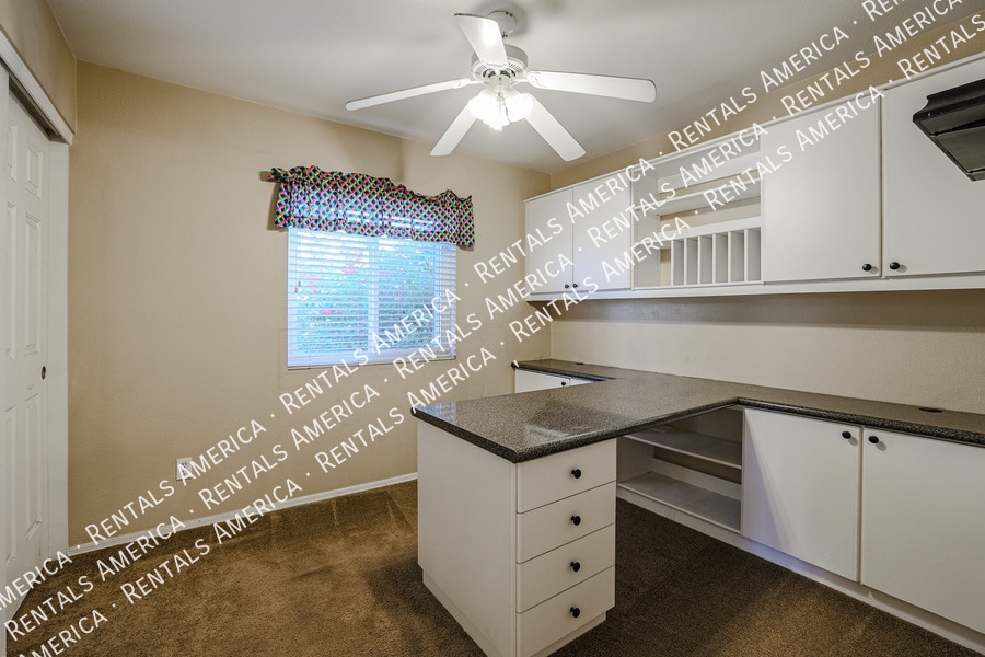 Building Photo - 6325 W Potter Dr