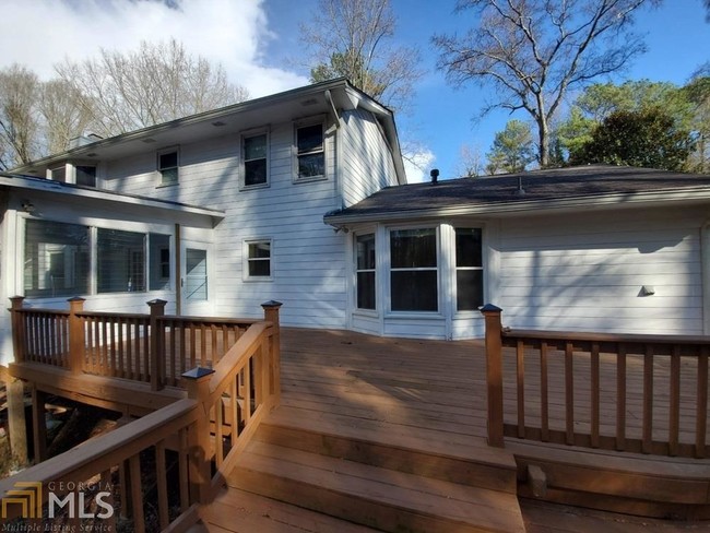 Building Photo - 2242 Brookfield Dr