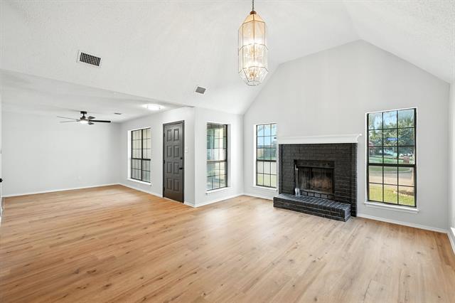 Building Photo - 712 Greenleaf Dr