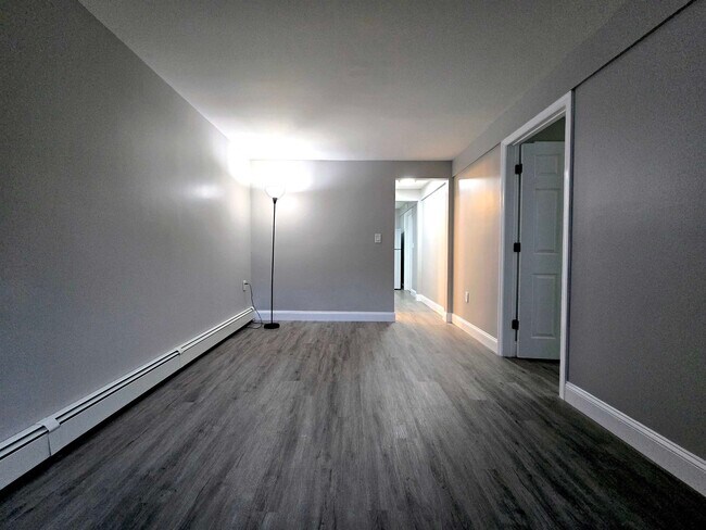 Building Photo - 18 68th St