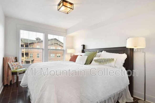 Building Photo - 1797 Fox Bay Dr