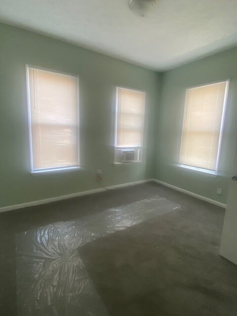 Building Photo - 1036 Oakwood Ave