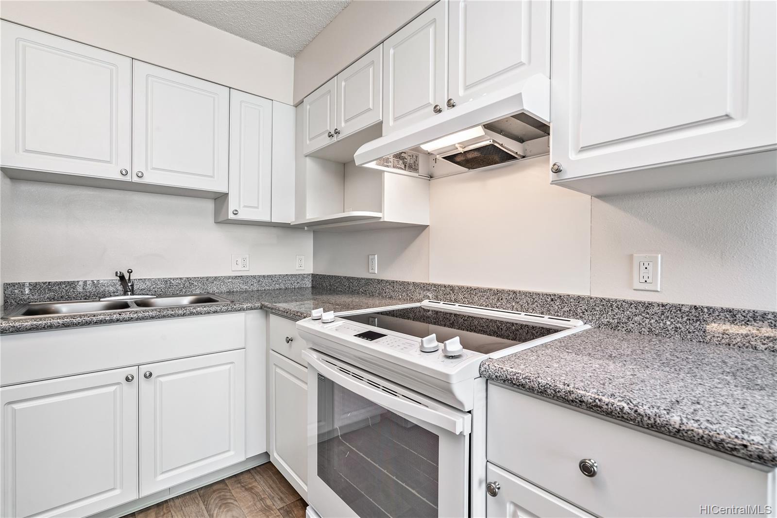Kitchen - 801 South St