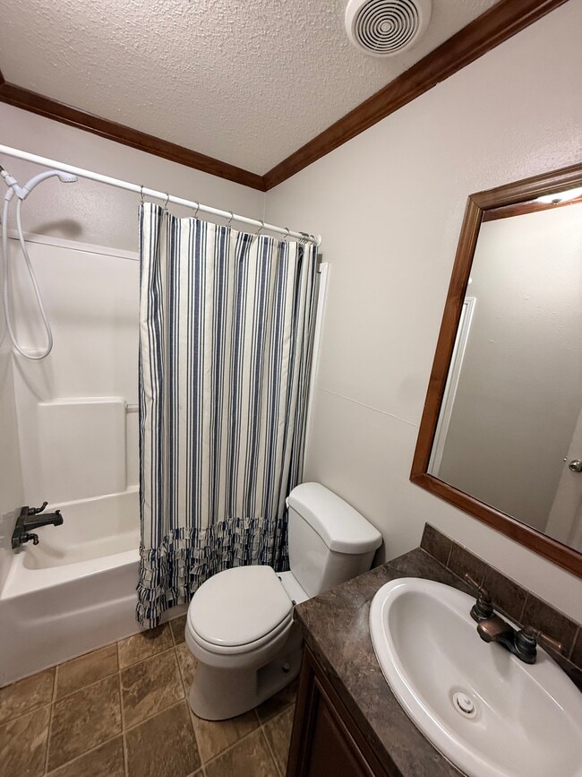 Building Photo - 11188 E Nickens Rd