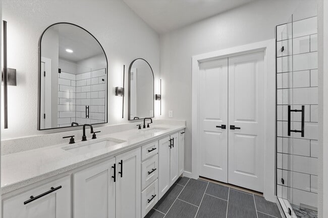 Building Photo - 1603 Sam Houston St