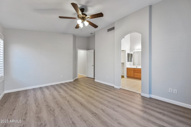 Building Photo - 4728 E South Fork Dr