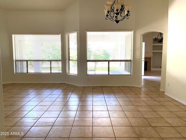 Building Photo - 5918 E Woodridge Dr