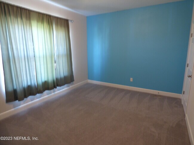 Building Photo - 92 Archwood Dr