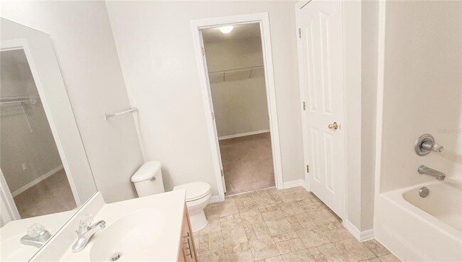 Building Photo - 6955 Lake Eaglebrooke Dr