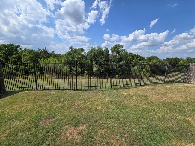 Building Photo - 1305 Eagle Ridge Trail