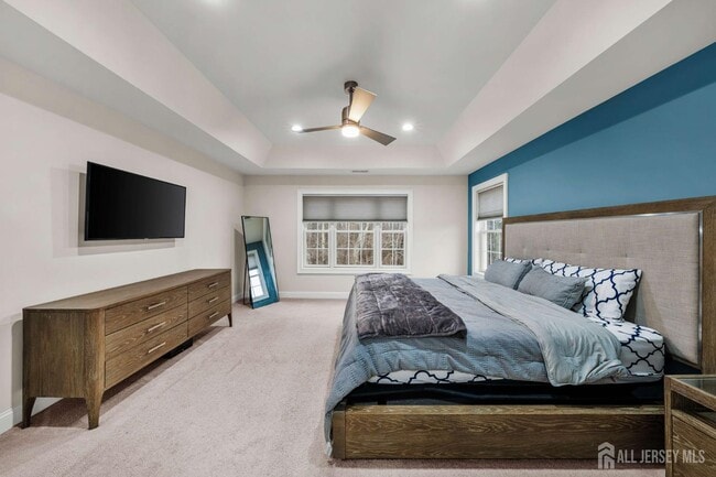 Building Photo - 2 Gonzalez Dr