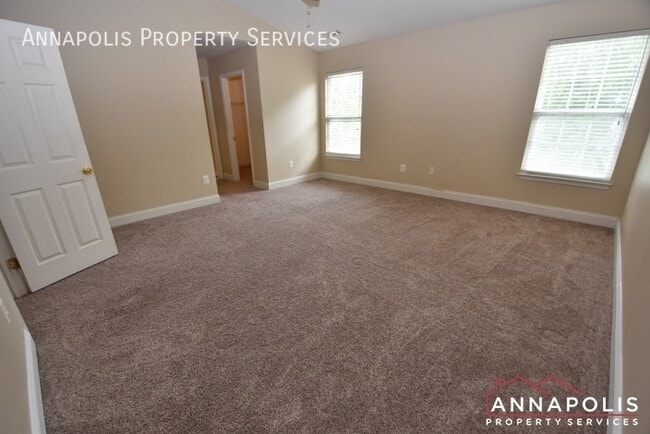 Building Photo - 1606 Stern Ct