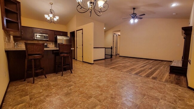 Building Photo - 6614 N Upchurch