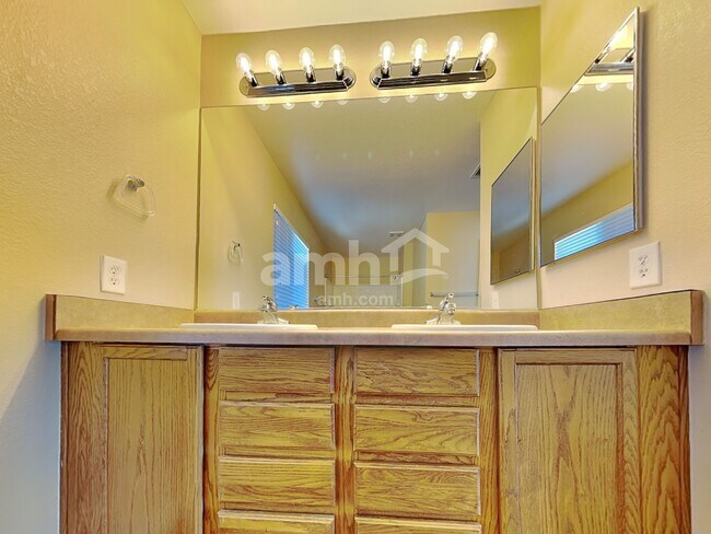 Building Photo - 6237 S Earp Wash Ln